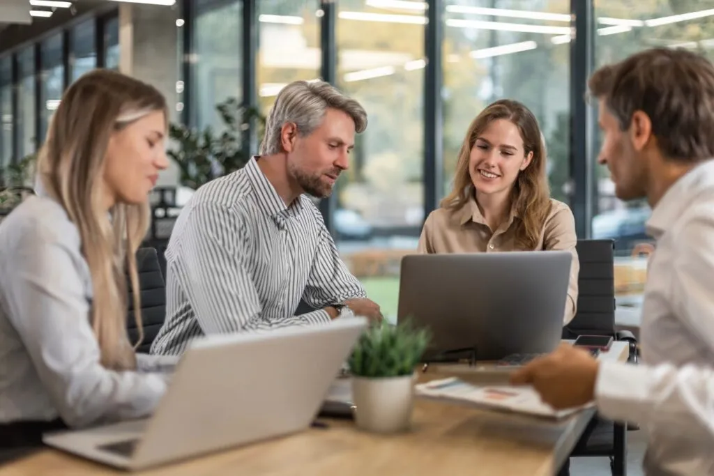 Angebot KI-Stammdaten-Assistent anhand von Gespräch zwischen MA