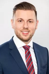 Beni Manaj Profil